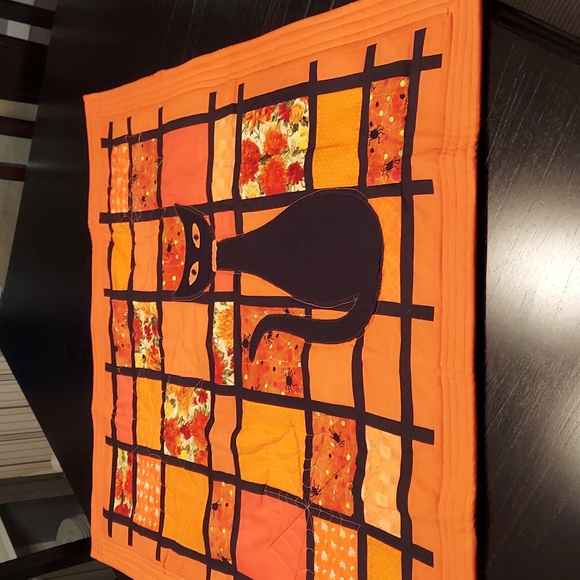 Halloween Cat Hanging Quilt - Picture 3 of 5